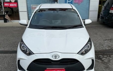 Toyota Yaris, 2022 год, 915 520 рублей, 2 фотография