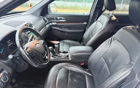 Ford Explorer VI, 2018 год, 2 300 000 рублей, 6 фотография