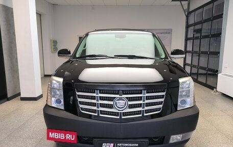 Cadillac Escalade III, 2011 год, 1 350 000 рублей, 2 фотография