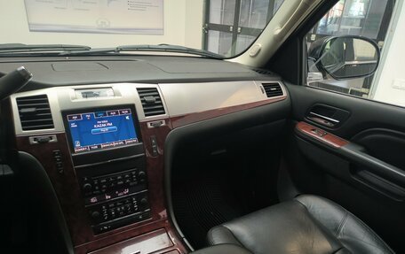 Cadillac Escalade III, 2011 год, 1 350 000 рублей, 11 фотография