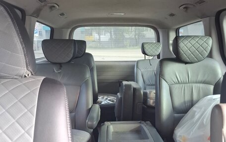 Hyundai H-1 II рестайлинг, 2008 год, 750 000 рублей, 3 фотография