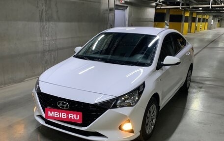 Hyundai Solaris II рестайлинг, 2021 год, 1 780 000 рублей, 3 фотография