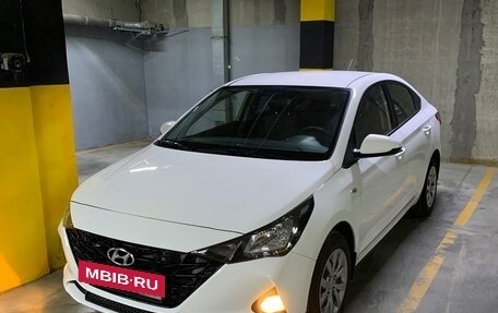 Hyundai Solaris II рестайлинг, 2021 год, 1 780 000 рублей, 8 фотография