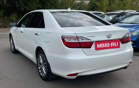 Toyota Camry, 2018 год, 1 350 000 рублей, 4 фотография