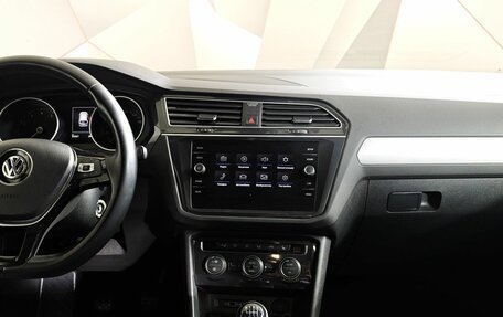 Volkswagen Tiguan II, 2020 год, 2 145 000 рублей, 15 фотография
