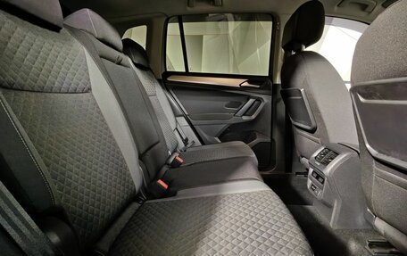Volkswagen Tiguan II, 2020 год, 2 145 000 рублей, 16 фотография