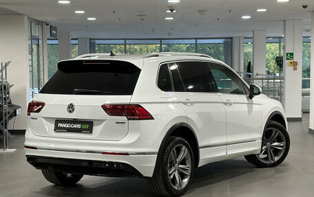 Volkswagen Tiguan II, 2018 год, 2 780 000 рублей, 2 фотография