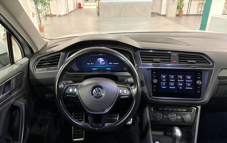 Volkswagen Tiguan II, 2018 год, 2 780 000 рублей, 21 фотография