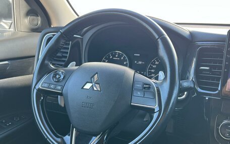 Mitsubishi Outlander III рестайлинг 3, 2017 год, 1 950 000 рублей, 13 фотография