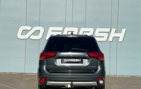 Mitsubishi Outlander III рестайлинг 3, 2017 год, 1 950 000 рублей, 4 фотография