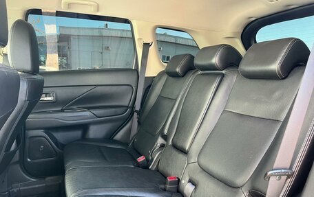 Mitsubishi Outlander III рестайлинг 3, 2017 год, 1 950 000 рублей, 7 фотография