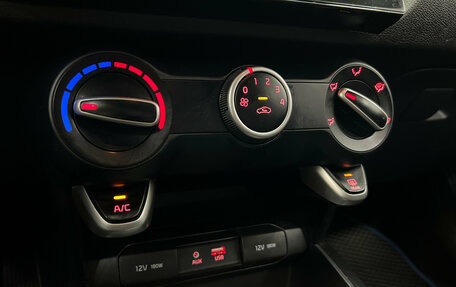 KIA Rio IV, 2018 год, 1 299 000 рублей, 12 фотография