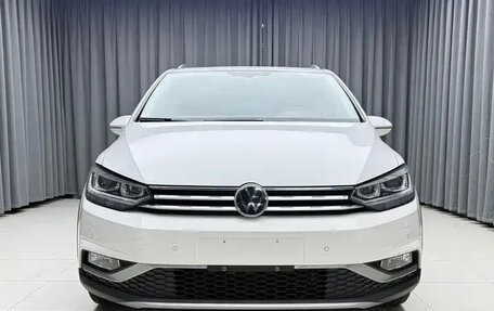 Volkswagen Touran III, 2023 год, 1 582 444 рублей, 1 фотография