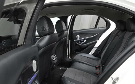 Mercedes-Benz E-Класс, 2016 год, 1 935 000 рублей, 15 фотография