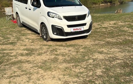 Peugeot Traveller I, 2021 год, 2 500 000 рублей, 5 фотография