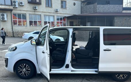 Peugeot Traveller I, 2021 год, 2 500 000 рублей, 7 фотография