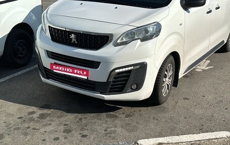 Peugeot Traveller I, 2021 год, 2 500 000 рублей, 2 фотография