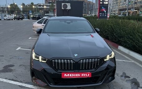 BMW 5 серия, 2023 год, 7 100 000 рублей, 2 фотография