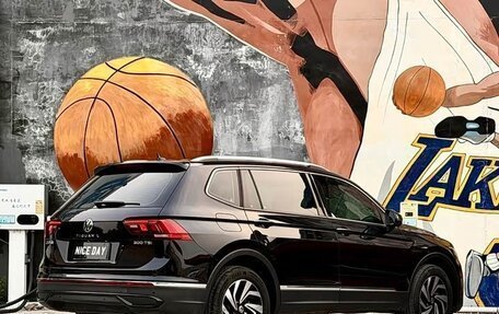 Volkswagen Tiguan II, 2025 год, 2 491 508 рублей, 5 фотография