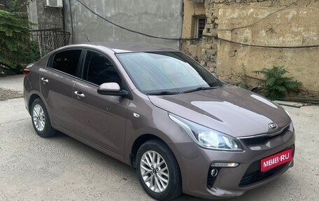 KIA Rio IV, 2019 год, 1 355 000 рублей, 1 фотография