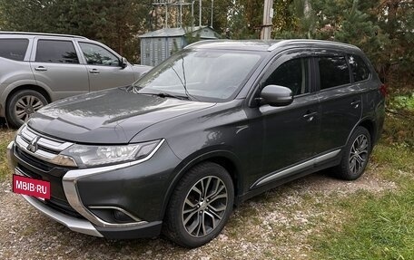 Mitsubishi Outlander III рестайлинг 3, 2017 год, 1 845 000 рублей, 3 фотография