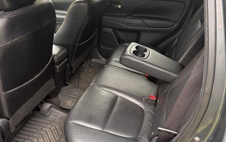 Mitsubishi Outlander III рестайлинг 3, 2017 год, 1 845 000 рублей, 5 фотография