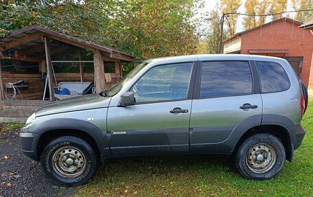 Chevrolet Niva I рестайлинг, 2016 год, 750 000 рублей, 2 фотография