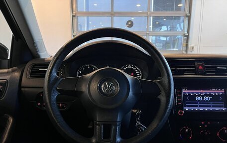 Volkswagen Jetta VI, 2013 год, 890 000 рублей, 10 фотография