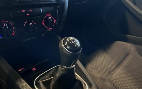 Volkswagen Jetta VI, 2013 год, 890 000 рублей, 31 фотография
