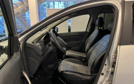 Renault Sandero II рестайлинг, 2017 год, 890 000 рублей, 16 фотография