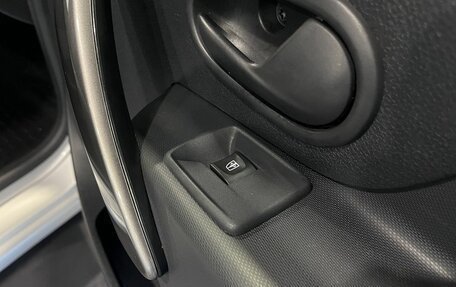 Renault Sandero II рестайлинг, 2017 год, 890 000 рублей, 28 фотография