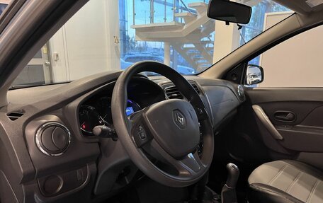 Renault Sandero II рестайлинг, 2017 год, 890 000 рублей, 23 фотография