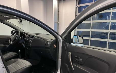 Renault Sandero II рестайлинг, 2017 год, 890 000 рублей, 27 фотография