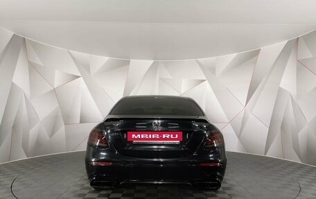 Mercedes-Benz E-Класс, 2019 год, 3 095 000 рублей, 8 фотография
