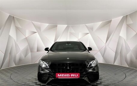 Mercedes-Benz E-Класс, 2019 год, 3 095 000 рублей, 7 фотография