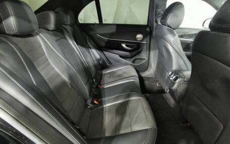 Mercedes-Benz E-Класс, 2019 год, 3 095 000 рублей, 15 фотография