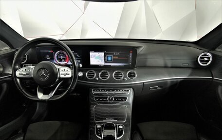 Mercedes-Benz E-Класс, 2019 год, 3 095 000 рублей, 13 фотография