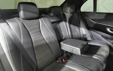 Mercedes-Benz E-Класс, 2019 год, 3 095 000 рублей, 16 фотография
