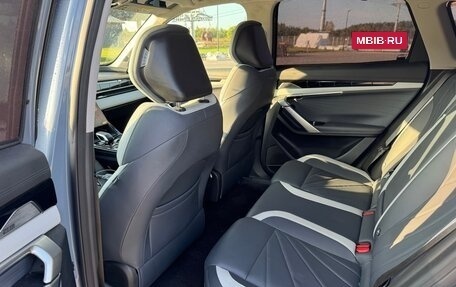 Geely Atlas, 2024 год, 2 700 000 рублей, 2 фотография