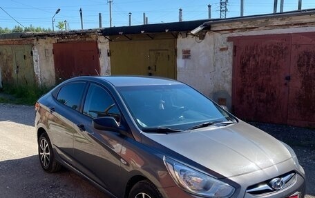 Hyundai Solaris II рестайлинг, 2011 год, 750 000 рублей, 3 фотография