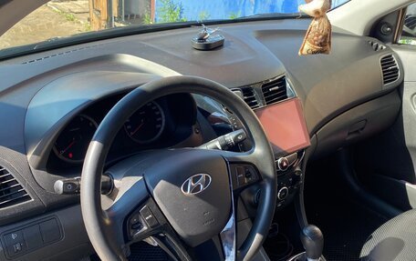 Hyundai Solaris II рестайлинг, 2011 год, 750 000 рублей, 6 фотография