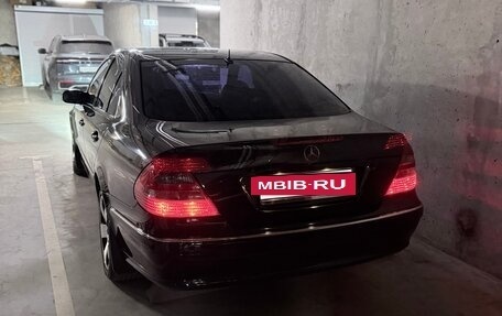 Mercedes-Benz E-Класс, 2004 год, 1 490 000 рублей, 3 фотография