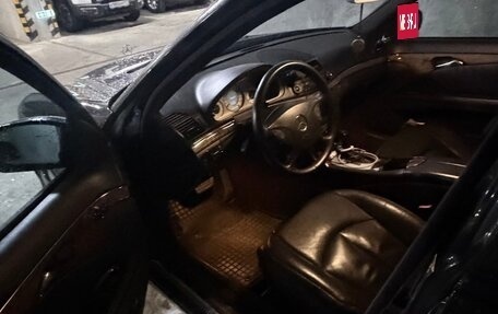 Mercedes-Benz E-Класс, 2004 год, 1 490 000 рублей, 4 фотография