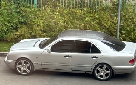 Mercedes-Benz E-Класс, 1995 год, 320 000 рублей, 4 фотография