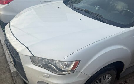Mitsubishi Outlander III рестайлинг 3, 2011 год, 1 000 000 рублей, 10 фотография