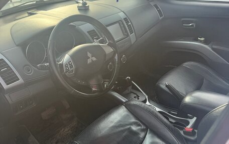 Mitsubishi Outlander III рестайлинг 3, 2011 год, 1 000 000 рублей, 6 фотография