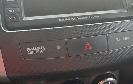 Mitsubishi Outlander III рестайлинг 3, 2011 год, 1 000 000 рублей, 14 фотография