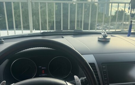 Mitsubishi Outlander III рестайлинг 3, 2011 год, 1 000 000 рублей, 7 фотография