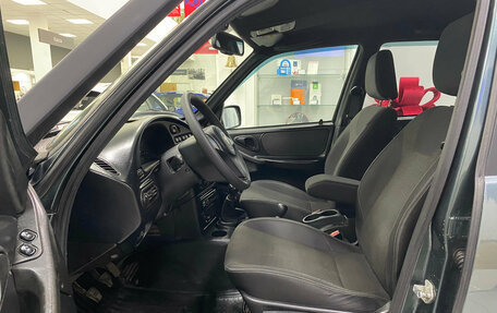 Chevrolet Niva I рестайлинг, 2018 год, 699 000 рублей, 11 фотография