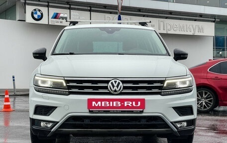 Volkswagen Tiguan II, 2020 год, 2 697 000 рублей, 2 фотография